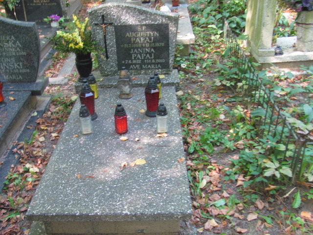 Grób AUGUSTYN PAPAJ