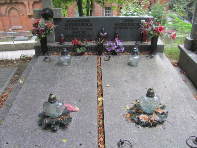 Grób JANUSZ  MĘDRZECKI