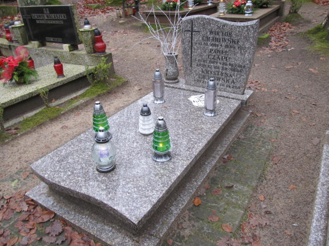 Grób KRYSTYNA KAZIMIERA CICHOWSKA