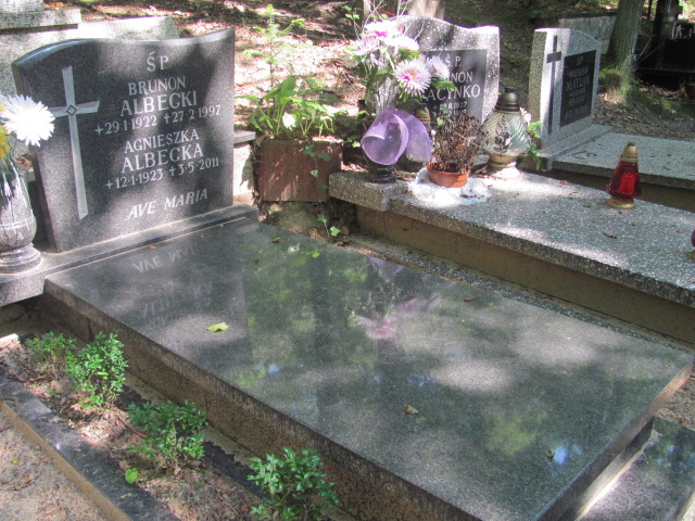 Grób BRUNON ALBECKI